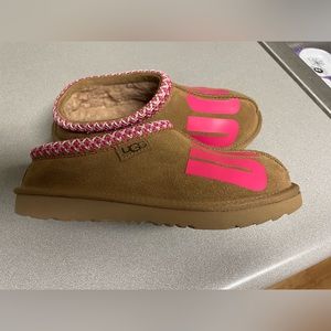 Brown and pink Ugg Tasman